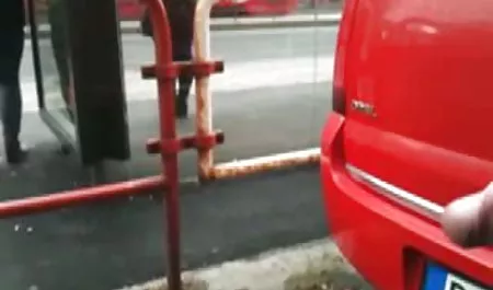 Cama mujeres latinas haciendo el amor