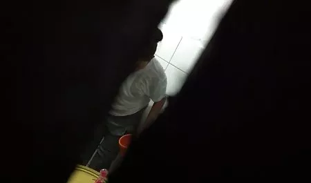 Cabello castaño no sólo el respeto, sino también extender maduras calientes latinas la cadera, no