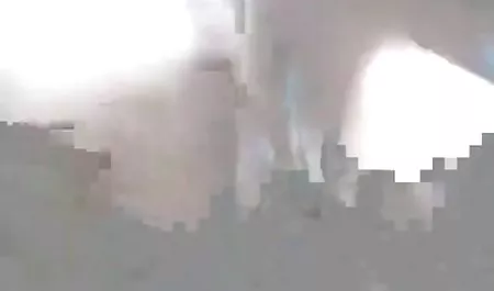 Tentado por dos niños, Meg y Lara maduras peludas latinas