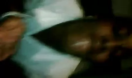 Chica Sexy en xxx rubias latinas la cama con una pareja