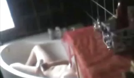Una trio amateur latino chica