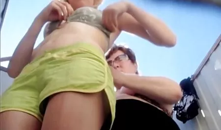 Película de latinas culonas calientes color rosa crudo en la sala de estar