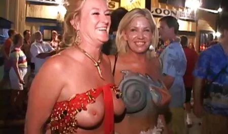 Atleta Rita y la divina latinas lindas xxx involucrado en la acción y se convierten en amantes