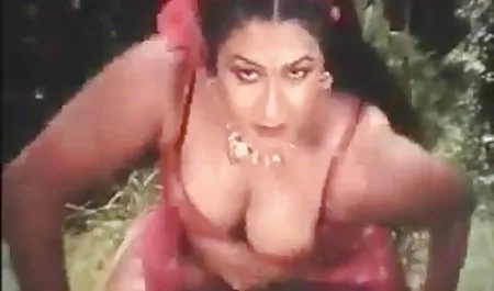La trampa de la lesbianas latinas culonas Muchacha de Londres Smith en el idioma