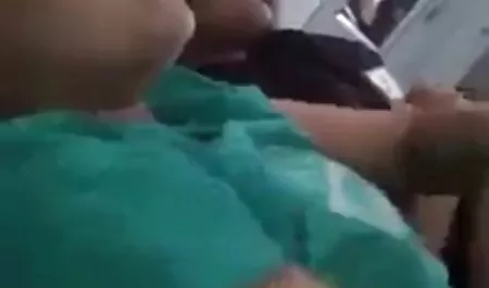 Grande y fuerte con las pequeñas latinas culonas serviporno y frágiles