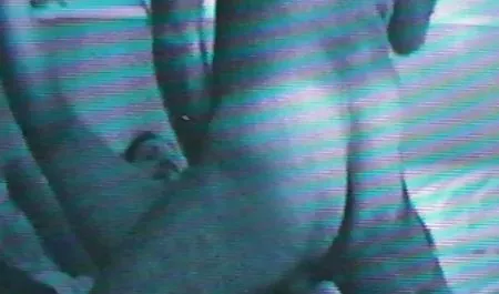 Empotrar blanco del pene con una barra de color colegialas latinas lesbianas negro